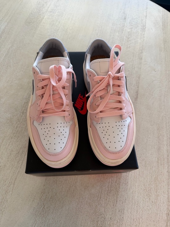 Jordan Shoes - AIR JORDAN 1 ELEVATE LOW  SIZE 8 
EUC Always kept in ORIGINAL BOX